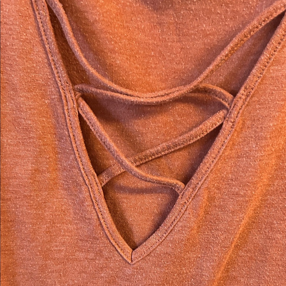 SHEIN Rust Short Sleeve Top with Crisscross V-Neck - Picture 3 of 3